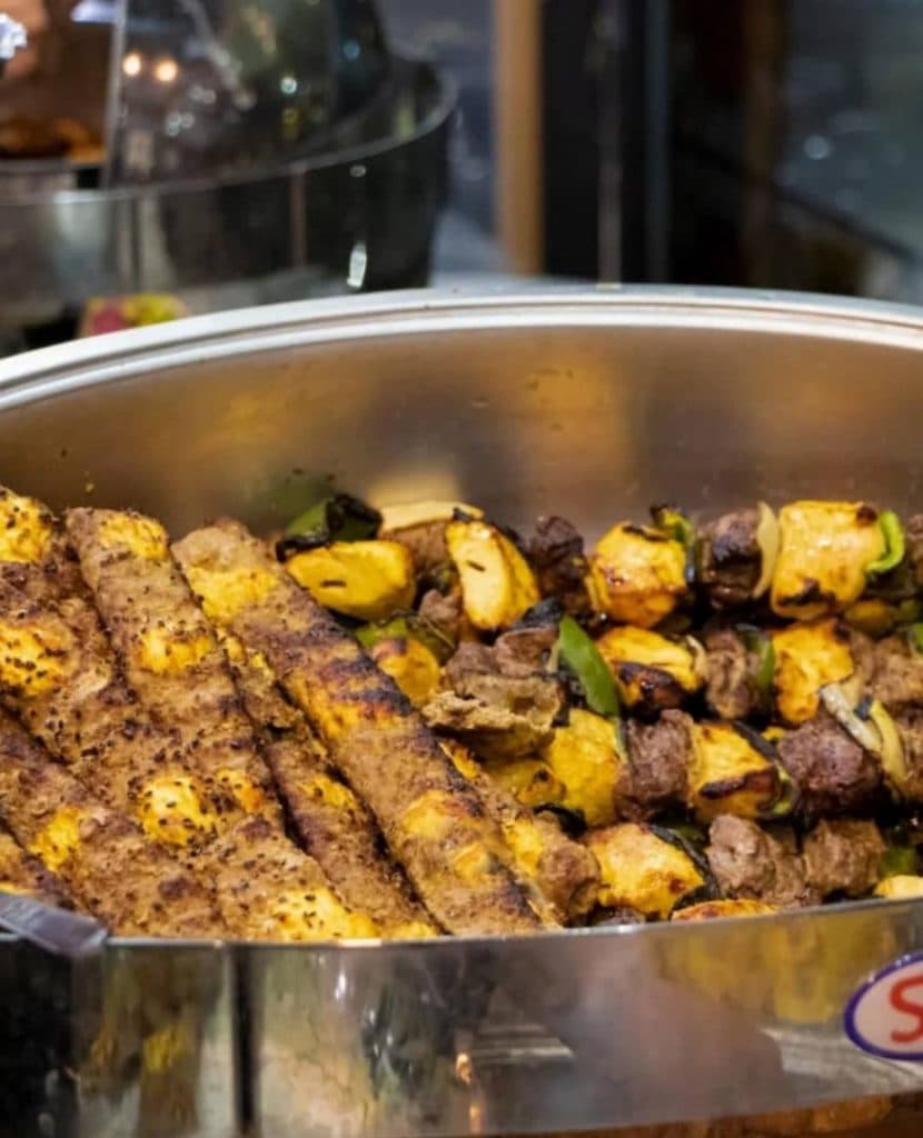 کافه رستوران سنتی ققنوس در شهرکرد