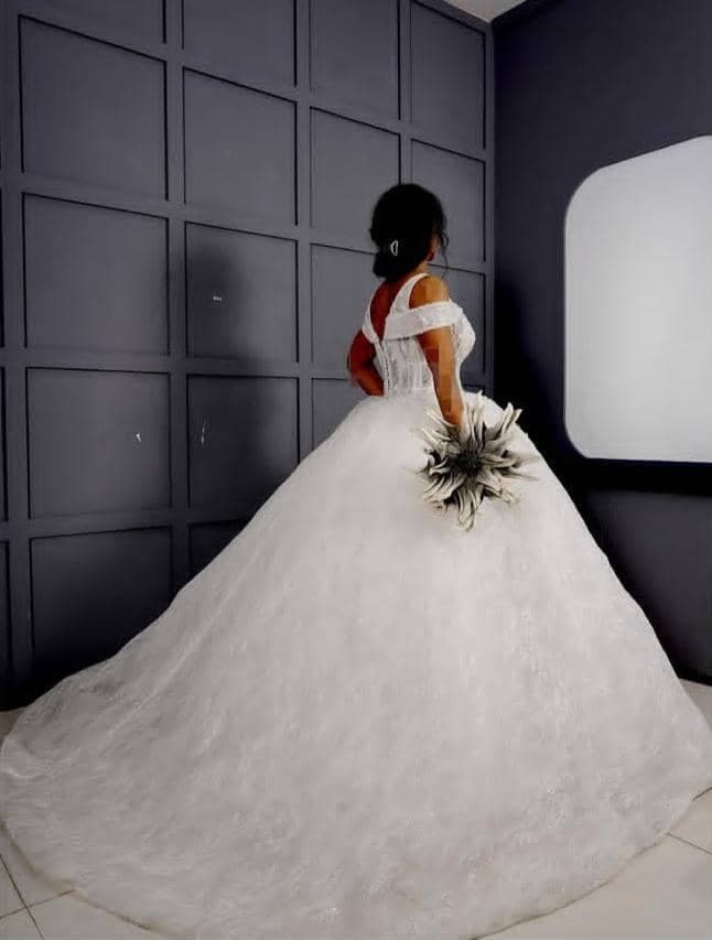 مزون لباس عروس رز سفید در شهرکرد