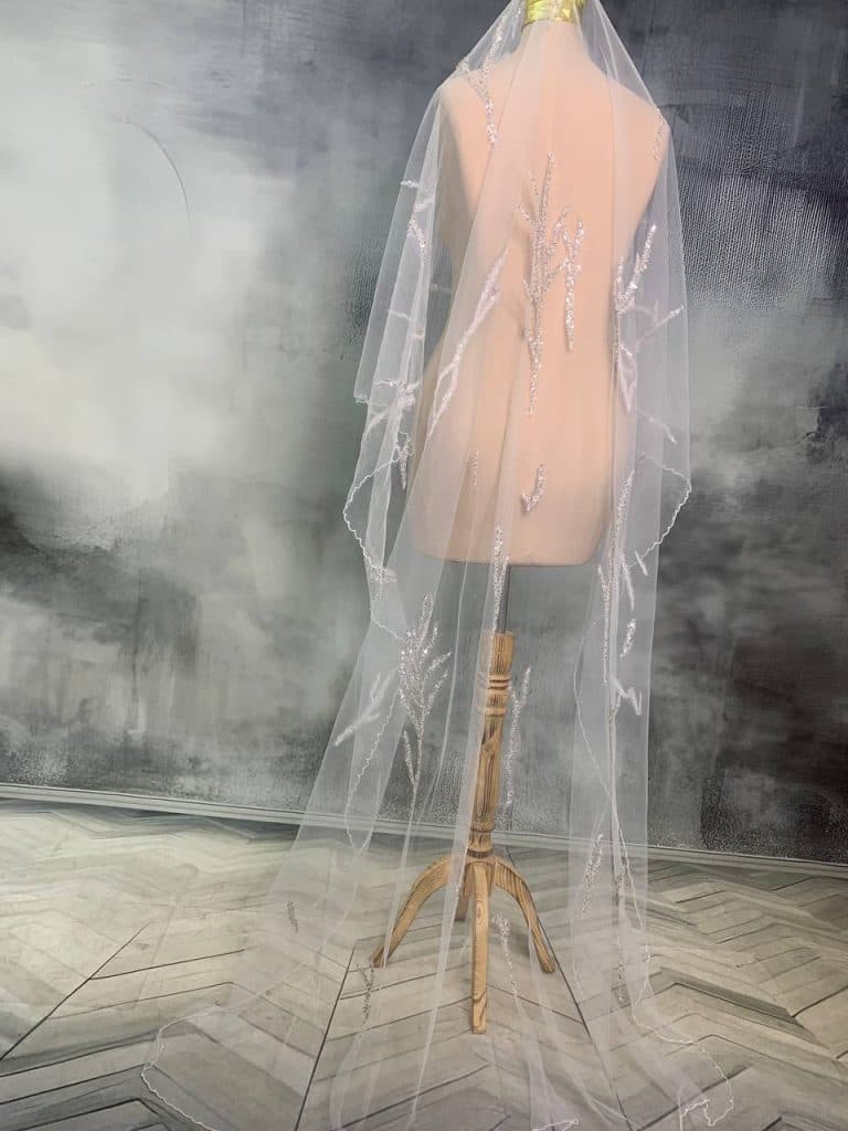 مزون لباس عروس مانلی در سمنان