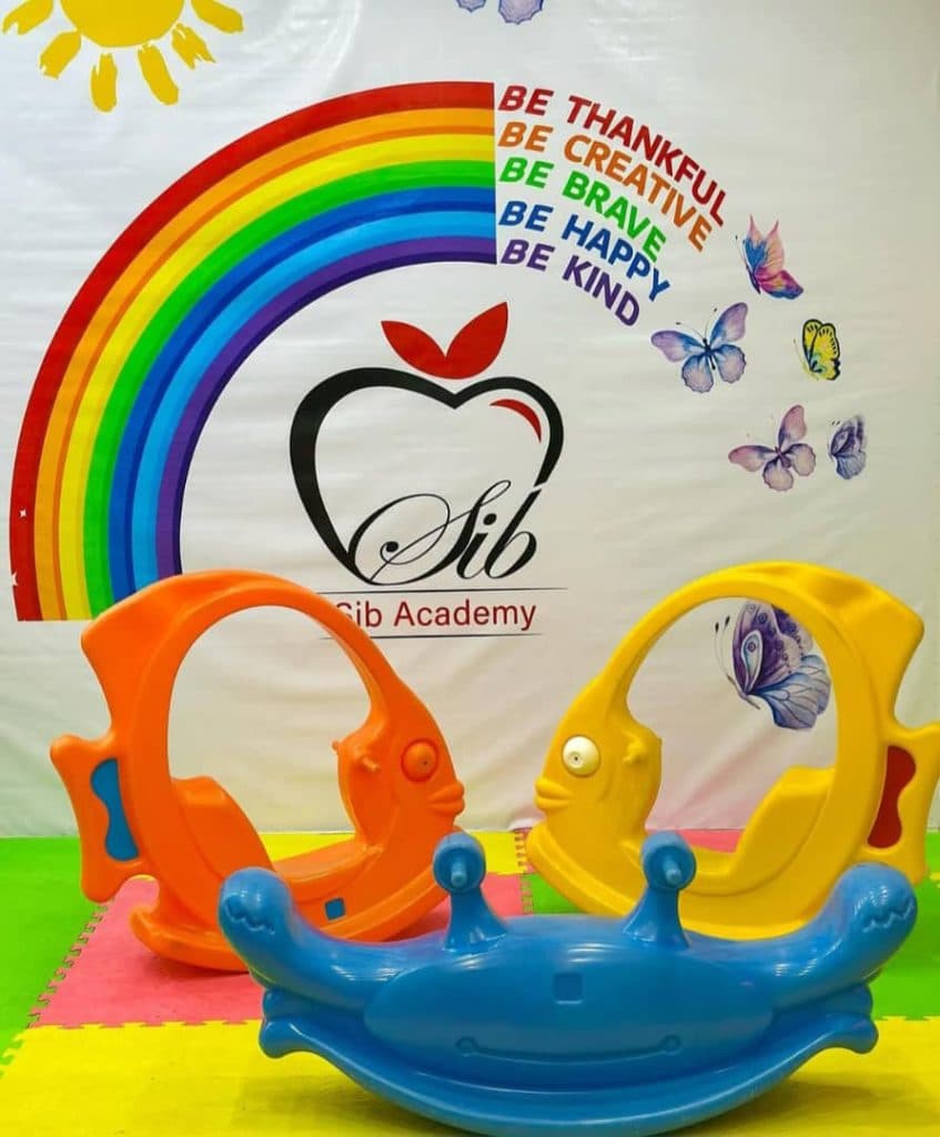 آموزشگاه زبان کودک و نوجوان سیب در بندرعباس