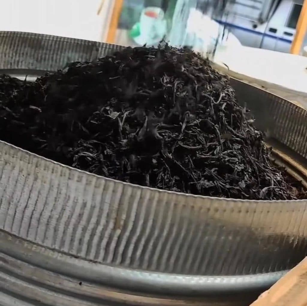 بورس فروش برنج و چای سید موسویها در پیرسرای رشت