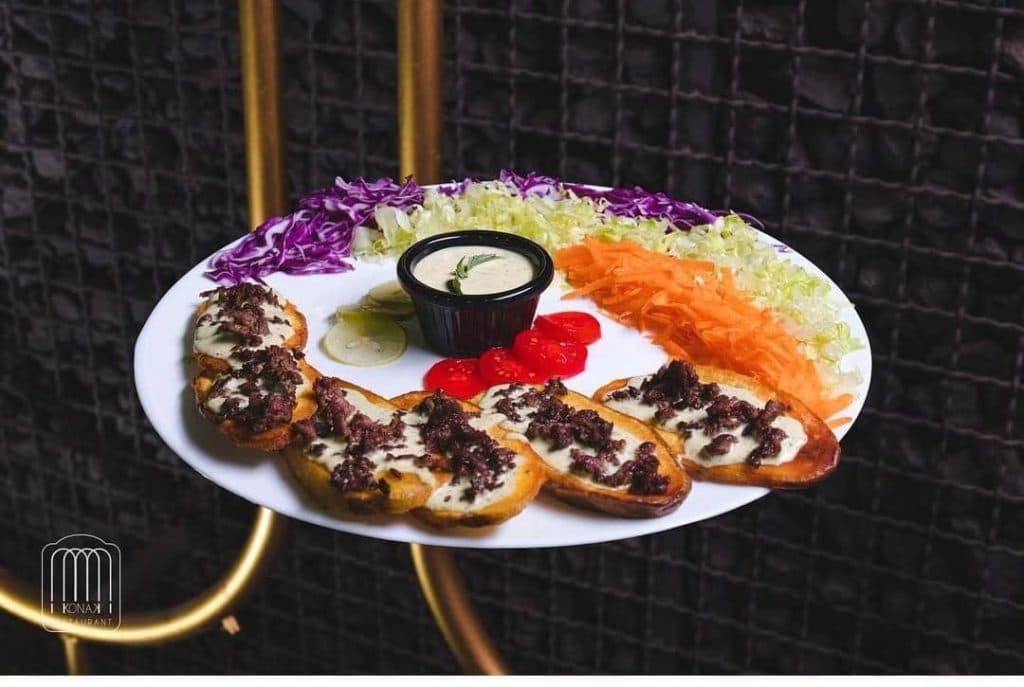 رستوران کوناک در میدان بسیج تبریز