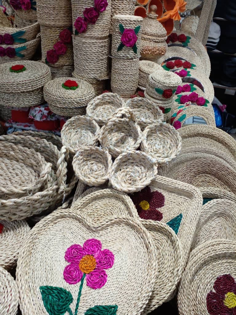 فروشگاه صنایع دستی حصیری شربتی در بازار رشت