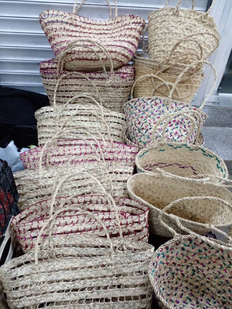 فروشگاه صنایع دستی حصیری شربتی در بازار رشت