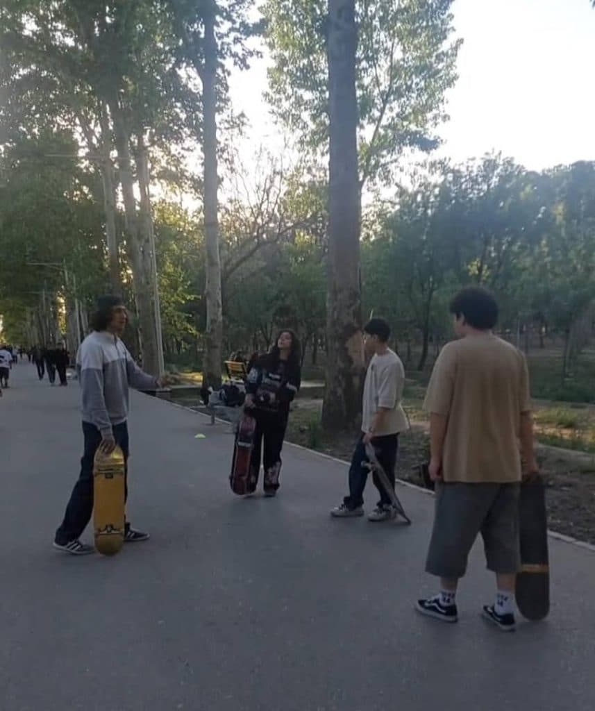 آموزش اسکیت برد نوید یعقوبی در جهانشهر کرج