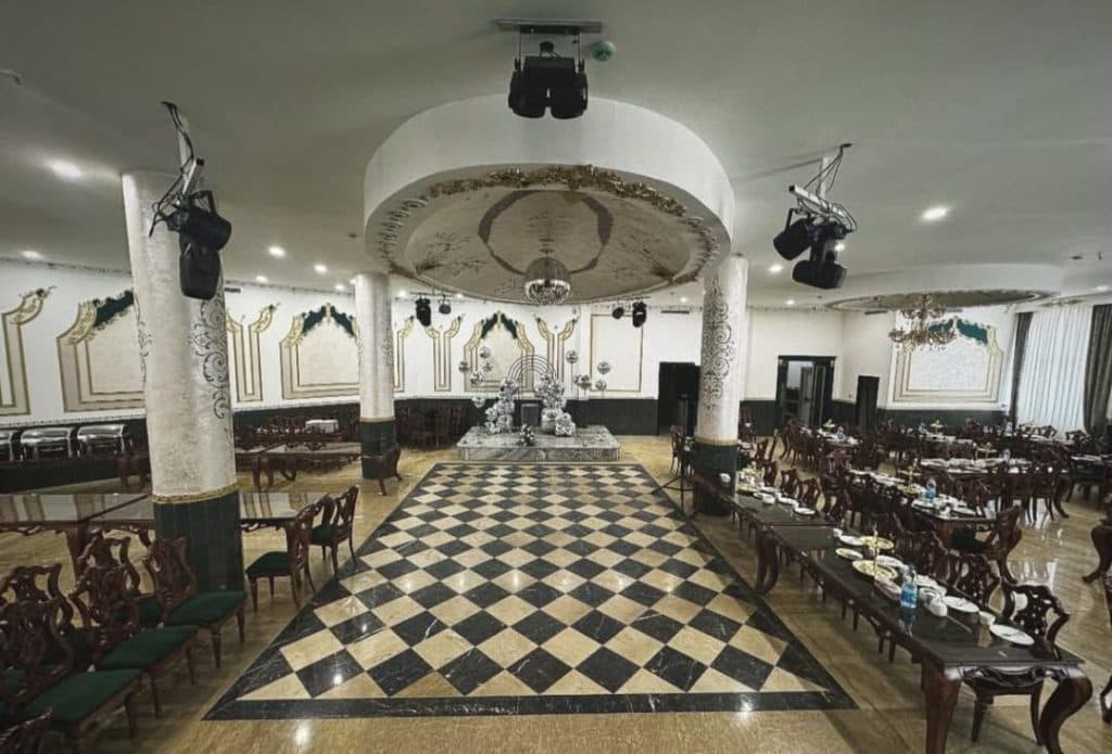 هتل و مجموعه گردشگری قصر برلیان در سمنان