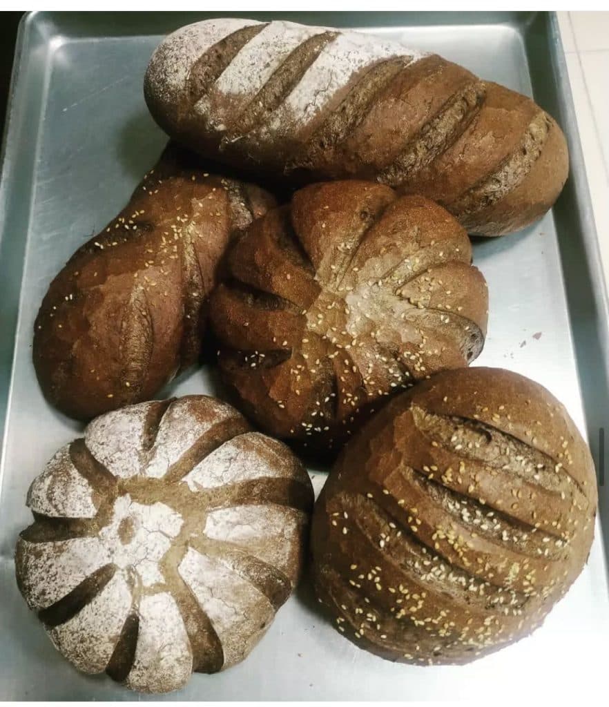 نان و شیرینی سیمیت تواصی 2 در زنبیل آباد قم