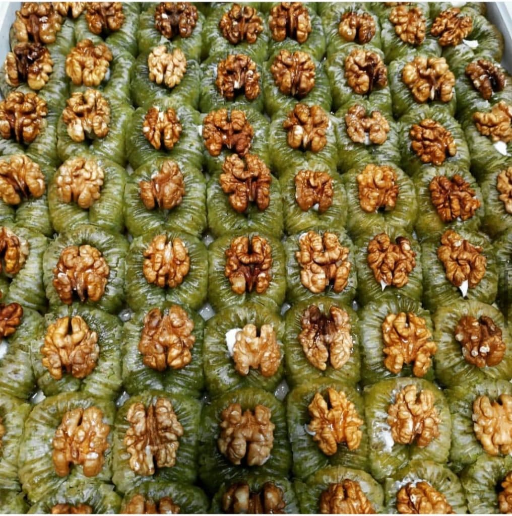 نان و شیرینی سیمیت تواصی 2 در زنبیل آباد قم