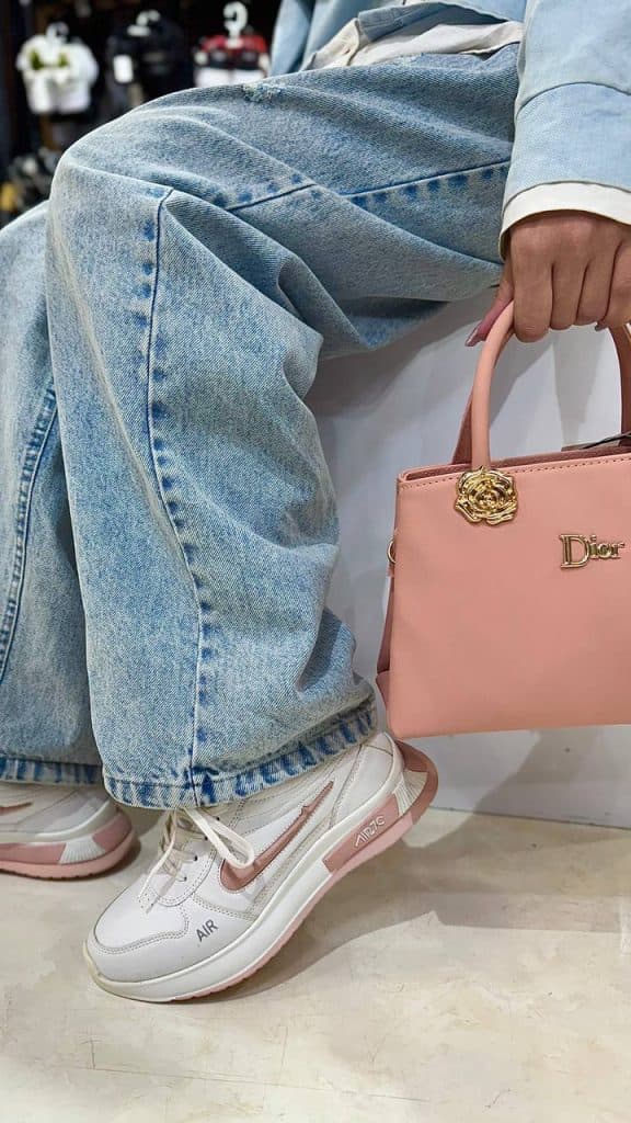 فروشگاه کیف و کفش ودود در اصفهان