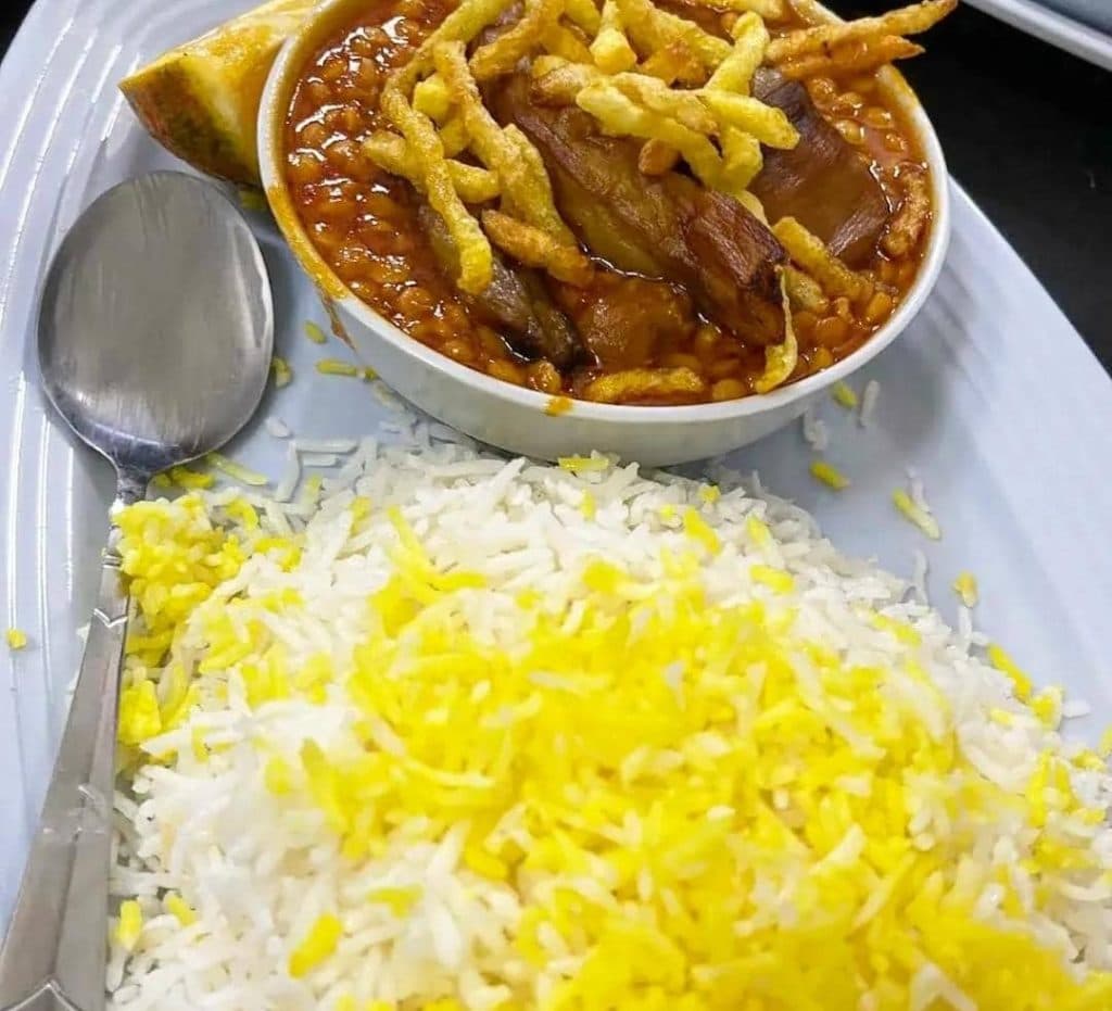 رستوران نیایش در بعثت اصفهان