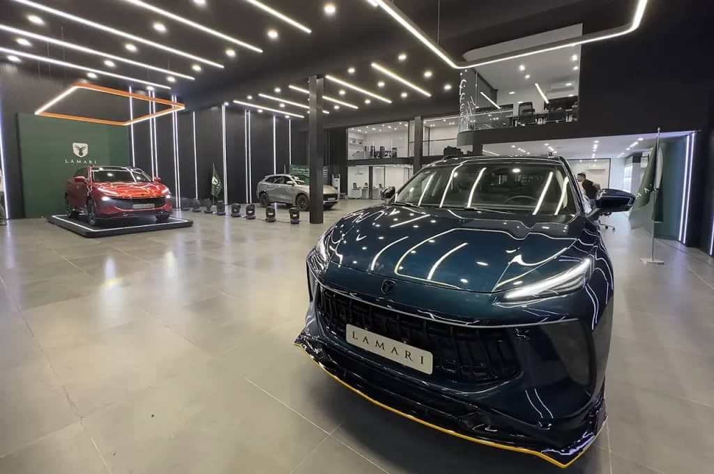 نقاشی ساختمان گل زاده در شمال تهران