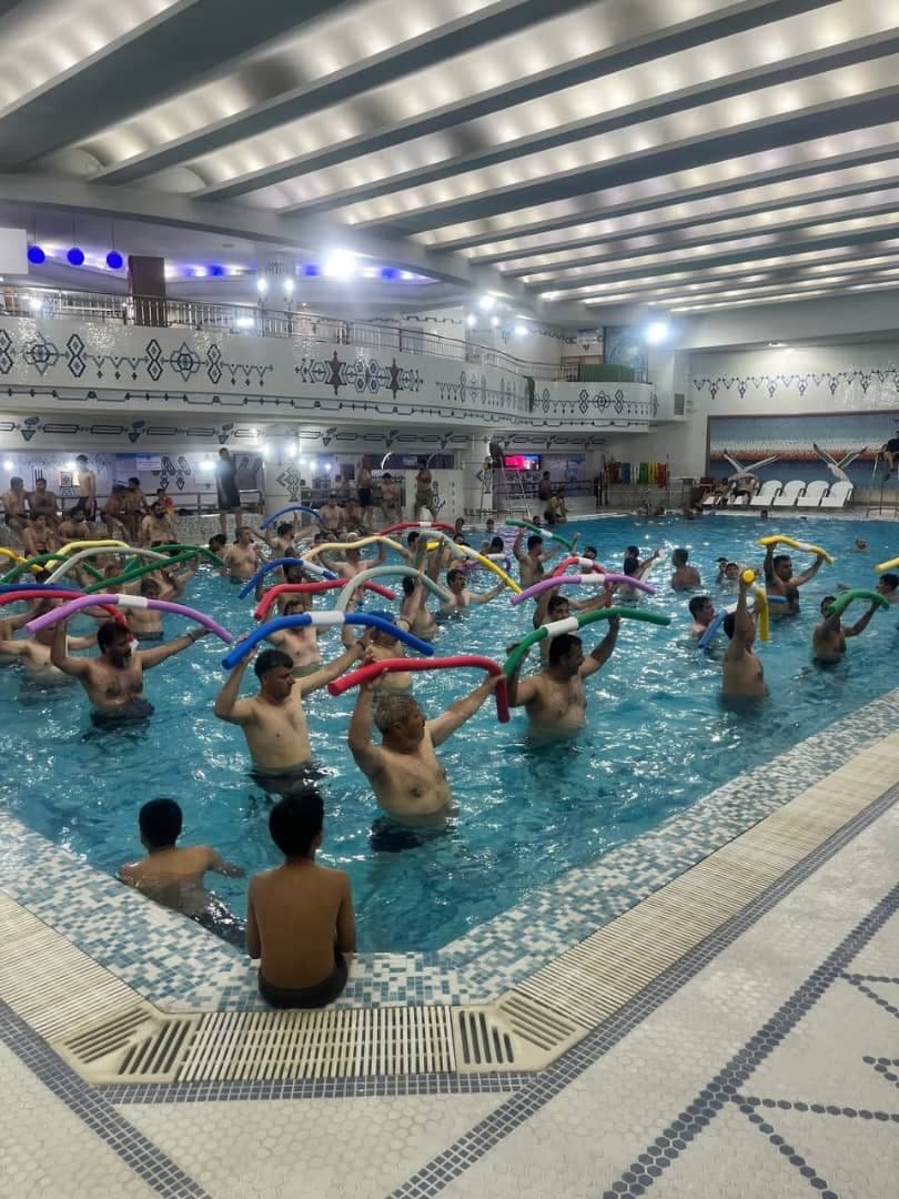 آکادمی تمرین در آب و اصلاح حرکت دکتر حسین امیری در کرمانشاه