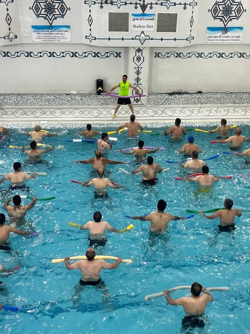 آکادمی تمرین در آب و اصلاح حرکت دکتر حسین امیری در کرمانشاه