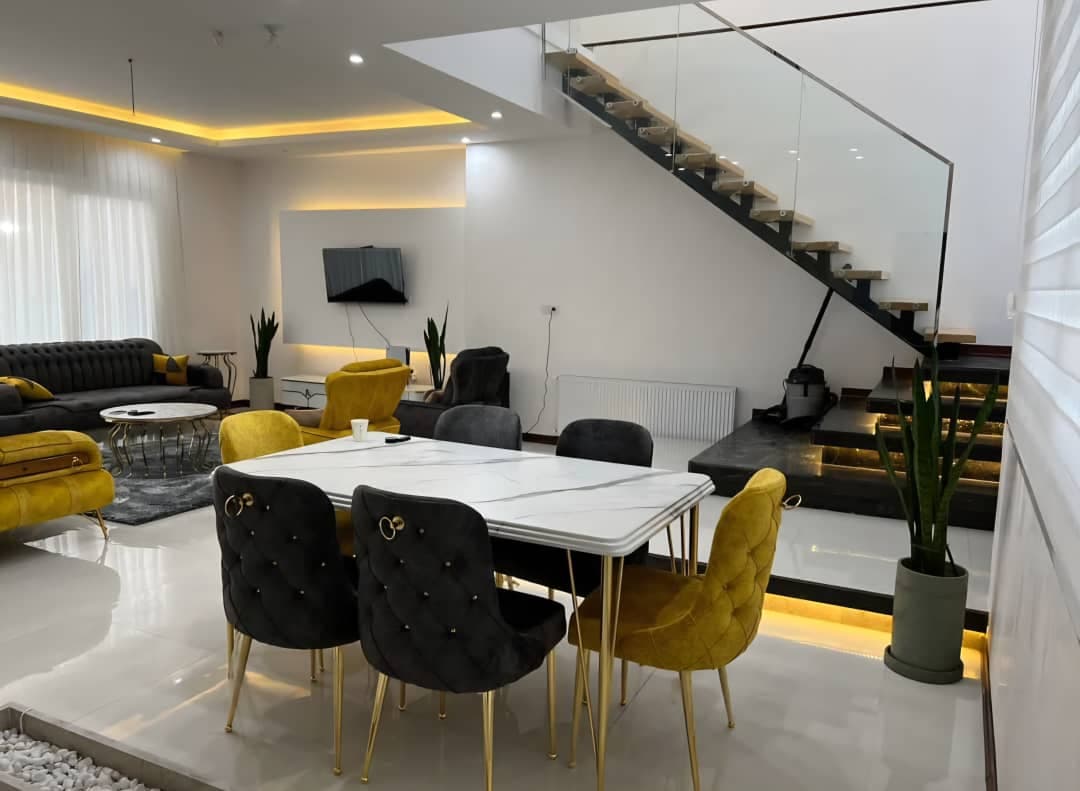 اجاره ویلای استخردار سبک مدرن بمدیریت آقای اکبری در سرخرود