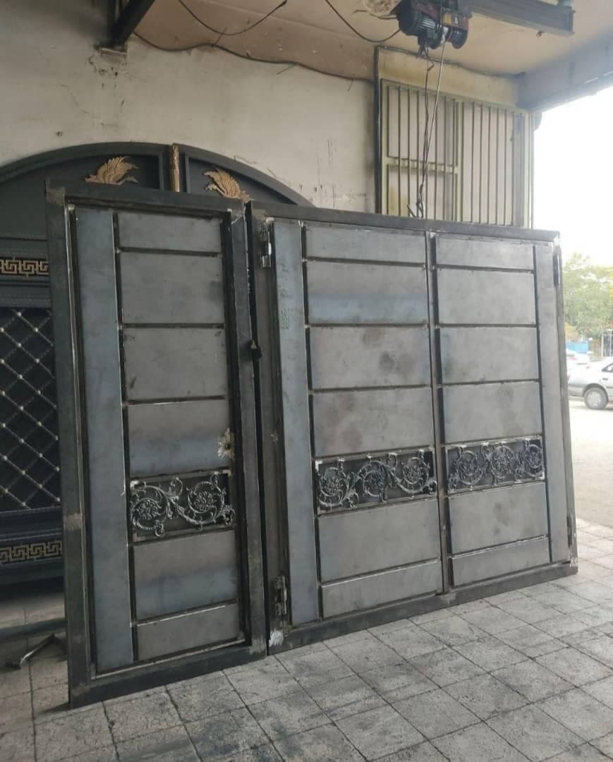 درب و پنجره سازی حسین شریفی نسب در مشهد