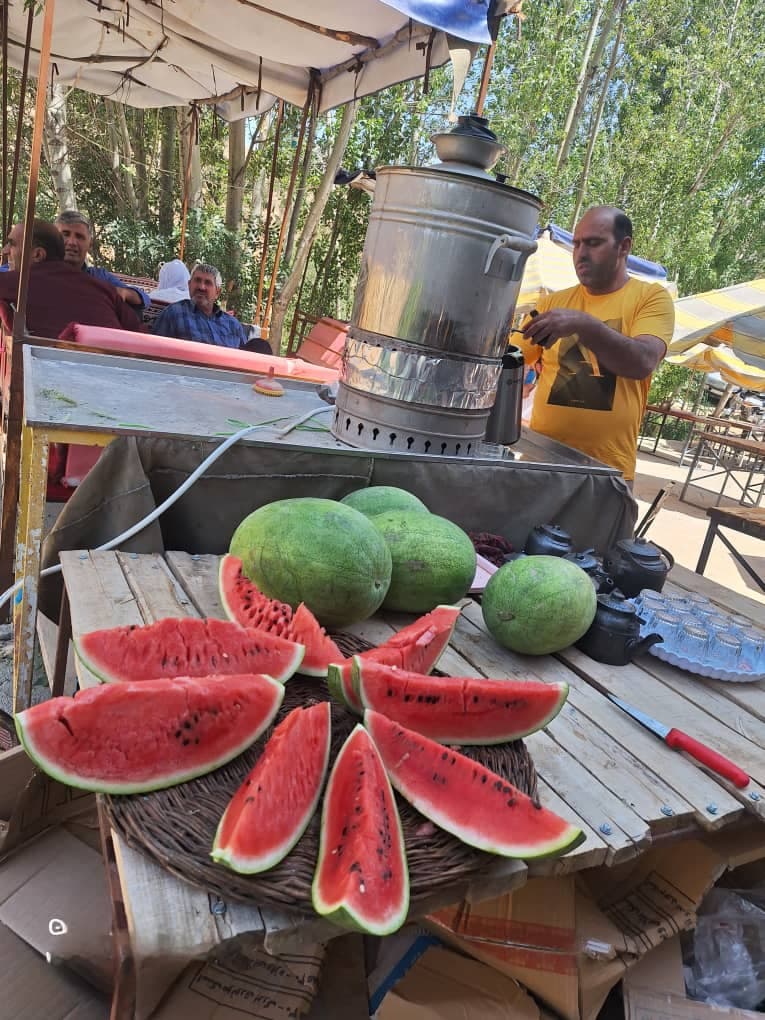 اقامتگاه بومگردی و کمپینگ گردشگری آبشار گل آخور در ورزقان