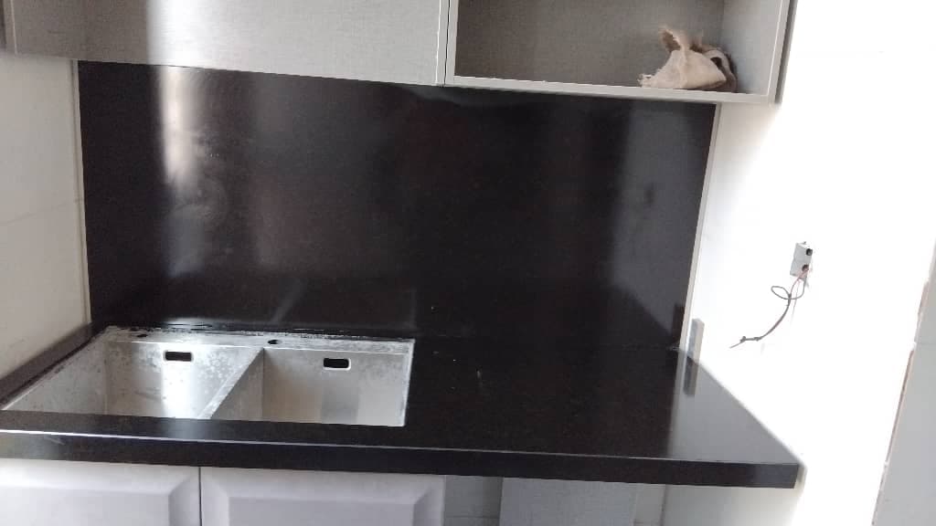 طراحی و اجرا صفحه کابینت کورین و کوارتز کورینو محمد صمدی در غرب تهران