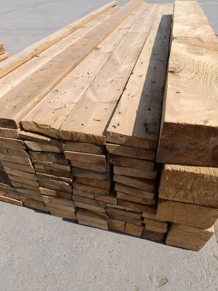 چوب فروشی علی بیابانی در جاده شهریار