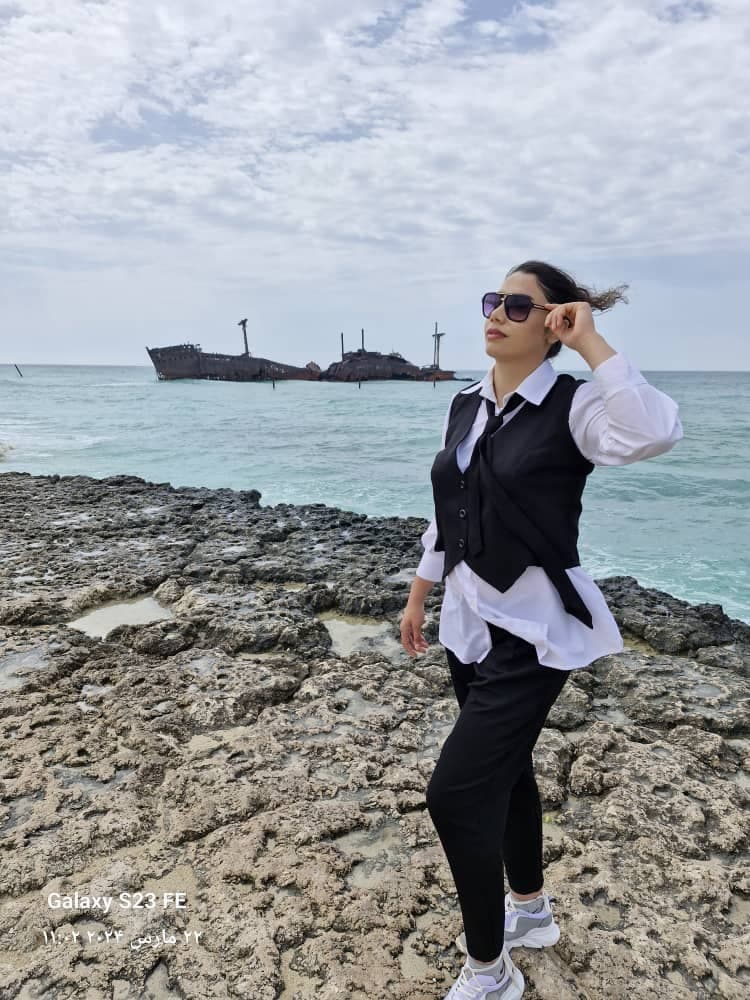 مربی شنا الهام فرهادنژاد در زرین شهر