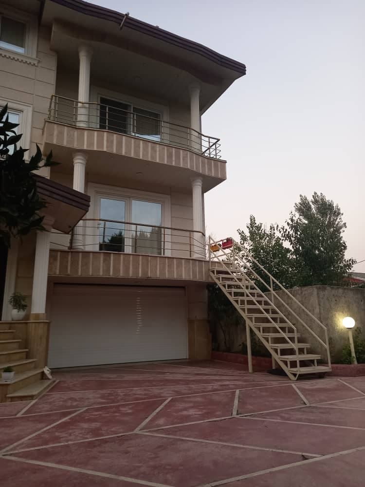 اجاره روزانه ویلا دوخوابه ساحلی بمدیریت آقای قاسم نژاد در رامسر