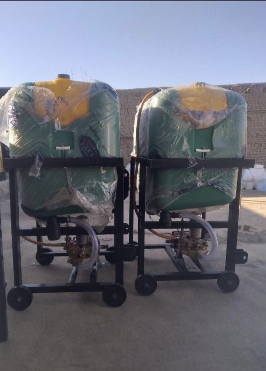 تولید سمپاش چرخدار و پشت تراکتوری لطفی عظیم در همدان