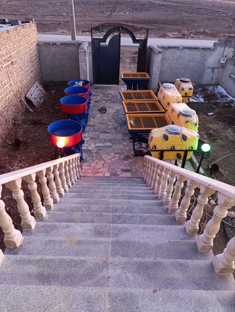 تولید سمپاش چرخدار و پشت تراکتوری لطفی عظیم در همدان