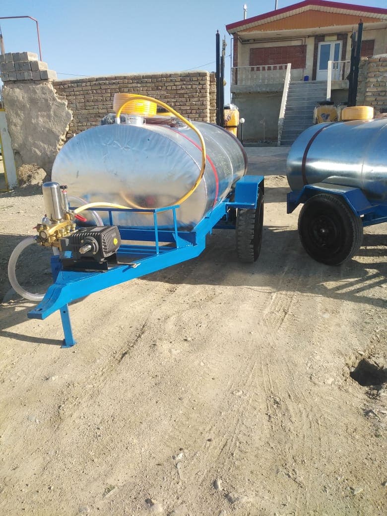 تولید سمپاش چرخدار و پشت تراکتوری لطفی عظیم در همدان