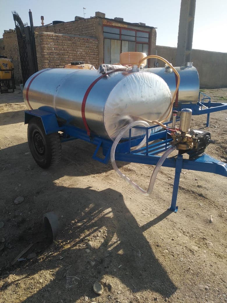 تولید سمپاش چرخدار و پشت تراکتوری لطفی عظیم در همدان