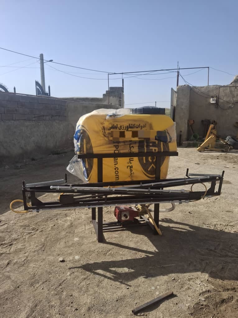 تولید سمپاش چرخدار و پشت تراکتوری لطفی عظیم در همدان