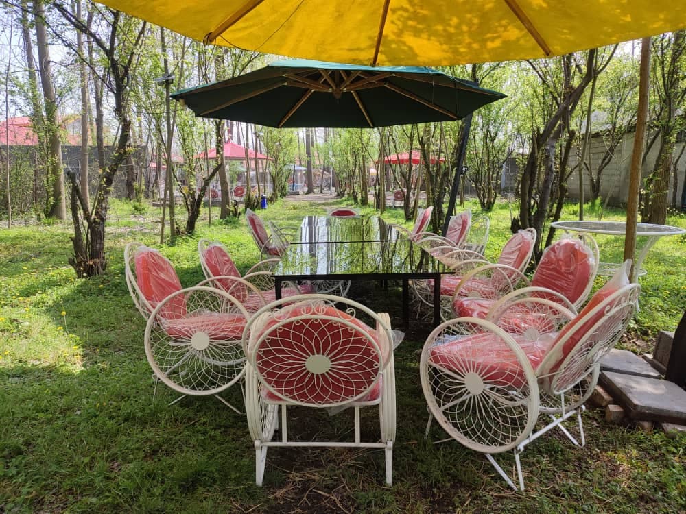 باغ رستوران احسان به مدیریت احمد گرامی در جاده آستانه به رشت