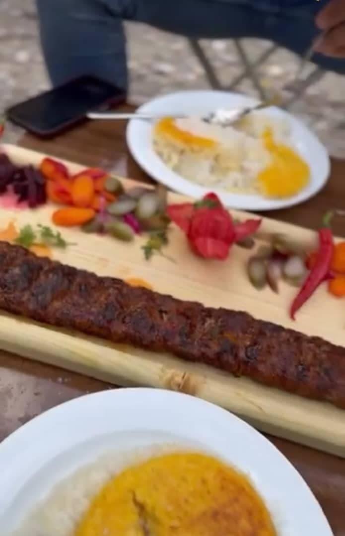 رستوران کشاورز در سبزوار