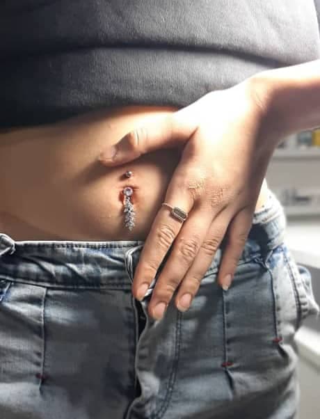 خدمات پیرسینگ و چال گونه برومند در مشهد