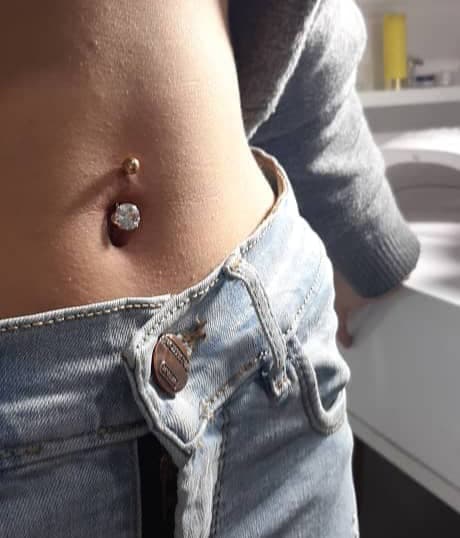 خدمات پیرسینگ و چال گونه برومند در مشهد