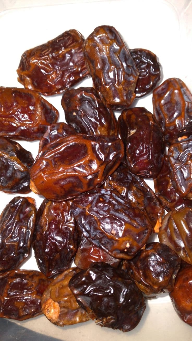 پخش و فروش عمده خرمای کبکاب زاهدی و رطب بحرینی در سمنان