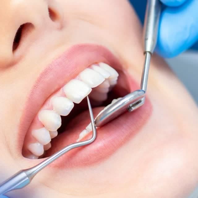 کلینیک دندانپزشکی آرمان اصفهان