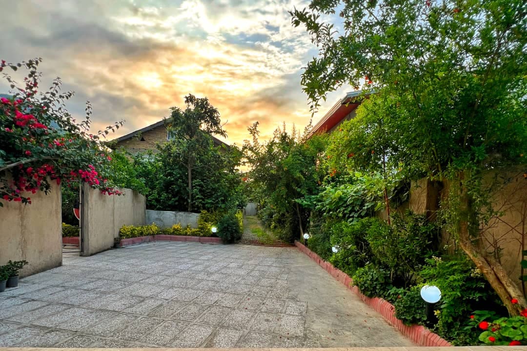 اجاره ویلا کلبه سوئیسی بمدیریت خانم علیپور در رامسر