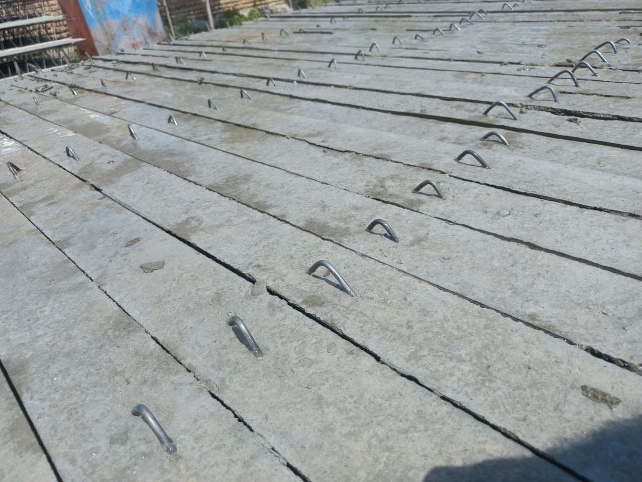 کارگاه تولید فنس و پایه فنس بتنی فلزی میرزایی در مشکین شهر