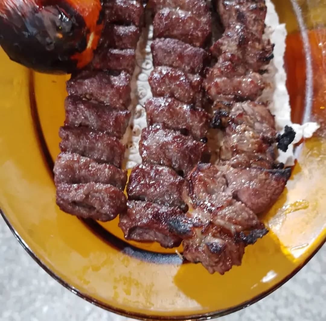 باغ رستوران آراد در چمخاله گیلان