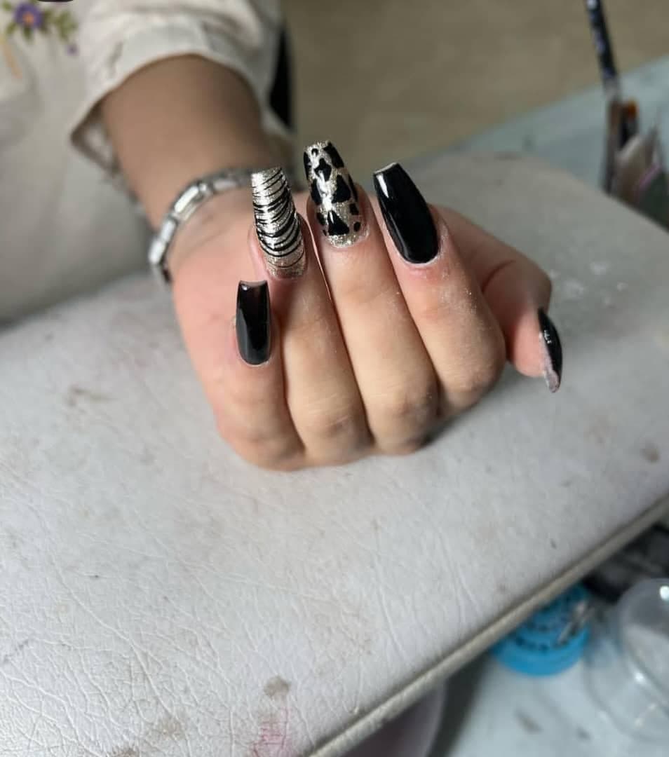 آموزشگاه تخصصی کاشت ناخن میترا پورمهدی در سیرجان