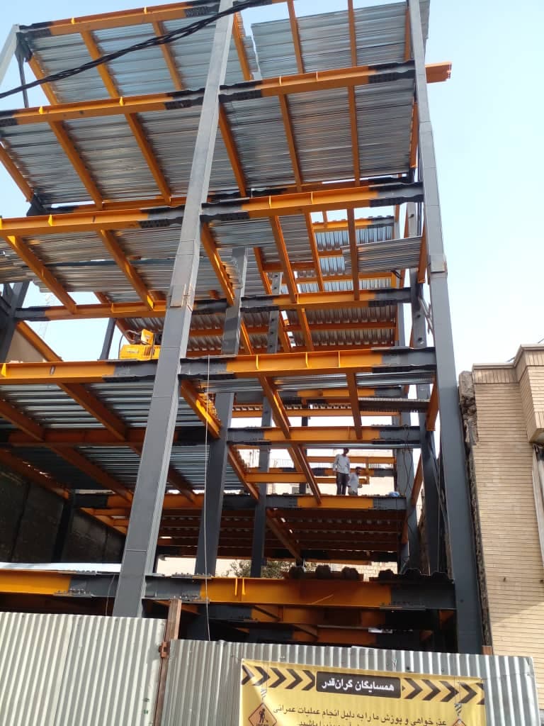 سوله سازی اهرام سوله سپاهان ساخت و نصب استراکچر فلزی در اراک