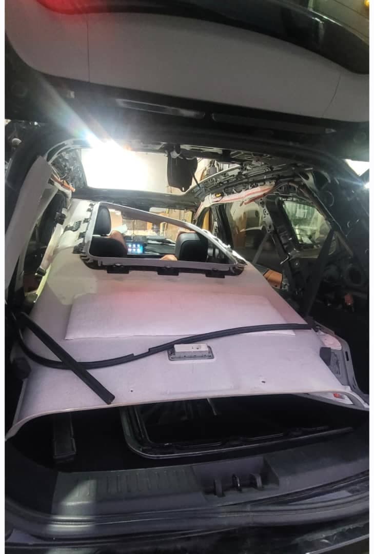 تعمیرگاه تخصصی سانروف و پرده ی سانروف نوذرزاده در شیراز