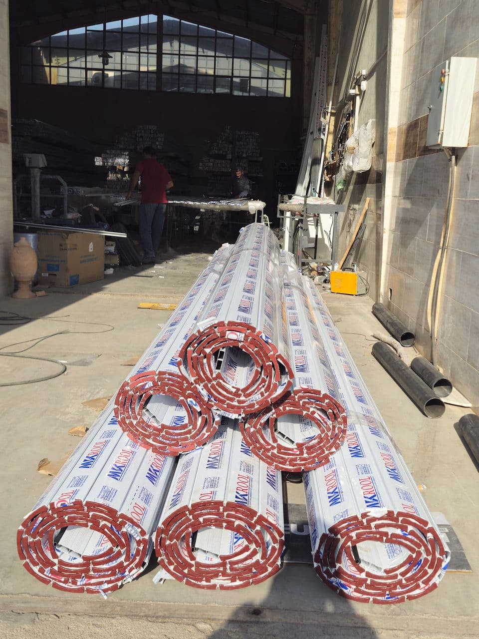 تولید و فروش کرکره برقی و درب اتوماتیک معتمدکاران در شیراز