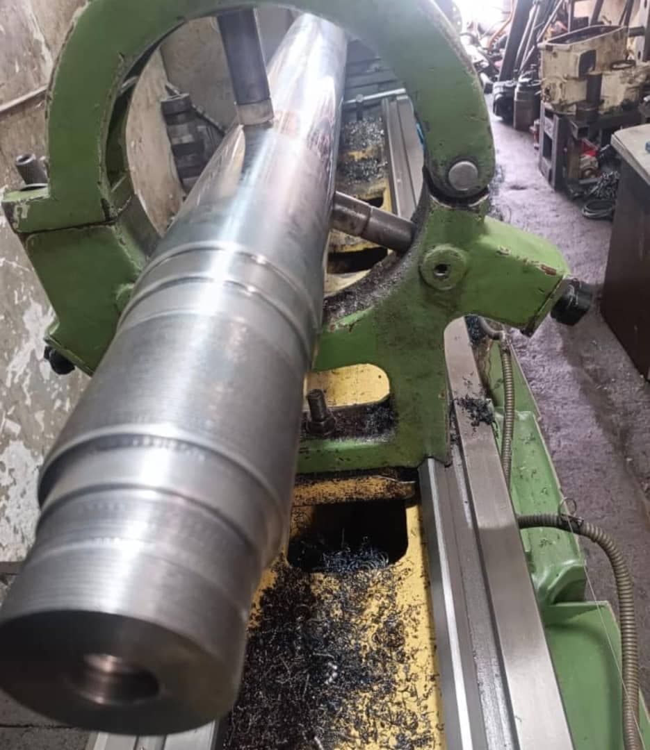 تعمیرات بیل مکانیکی و لودر کرمان هیدرولیک اقبالی در کرمان