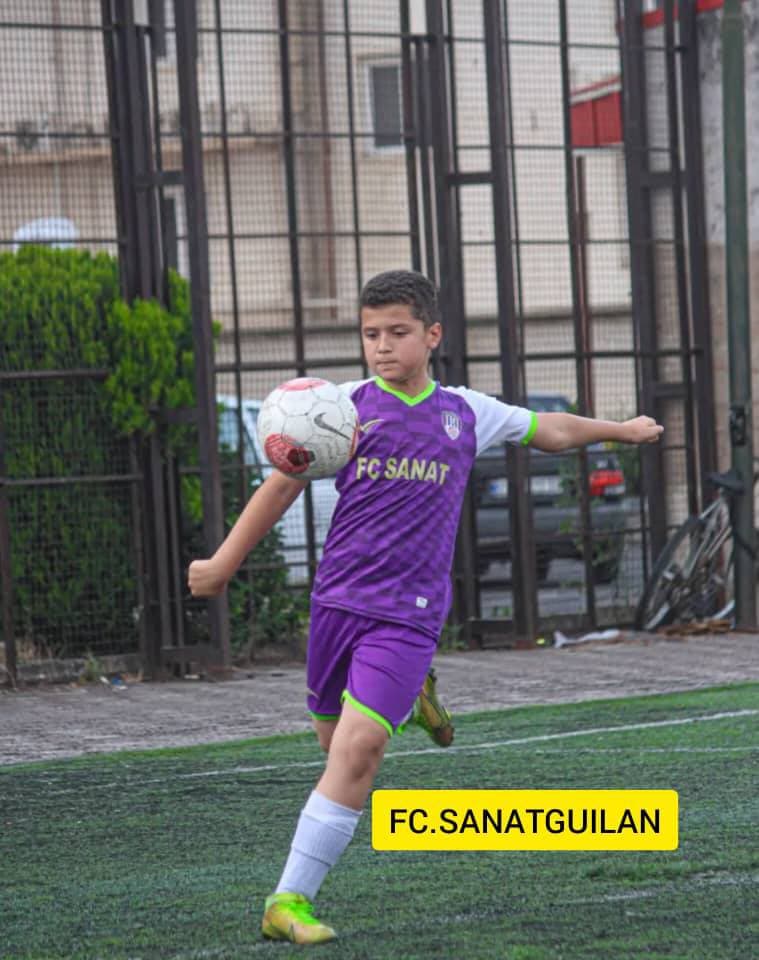 مدرسه فوتبال صنعت گیلان در رشت