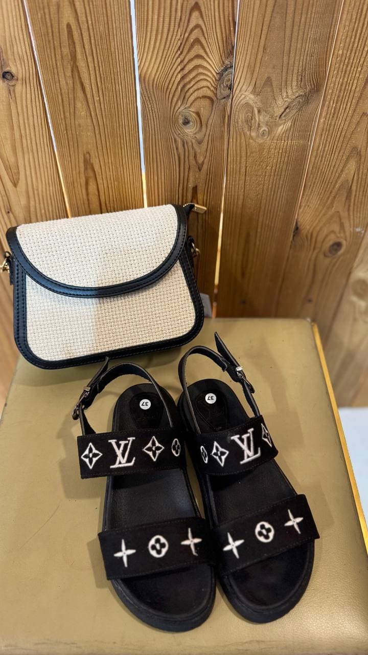 فروشگاه آنلاین کیف و کفش ودود در رشت