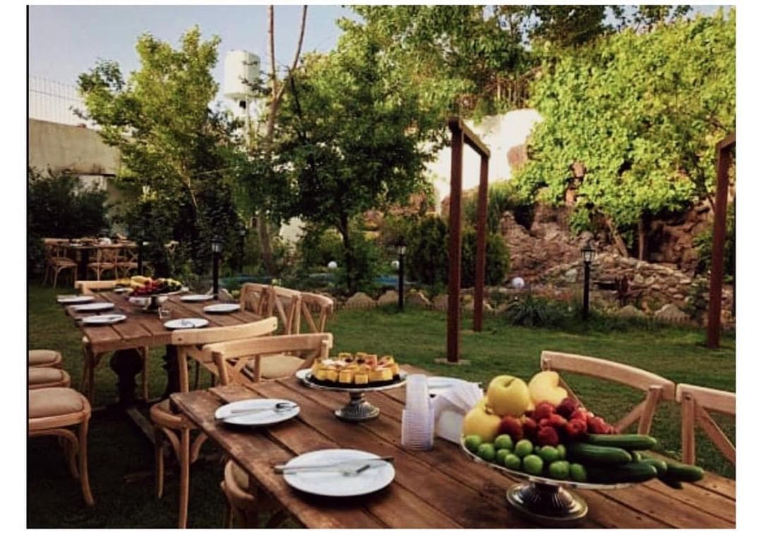 سفره عقد نگین شرق در شرق تهران