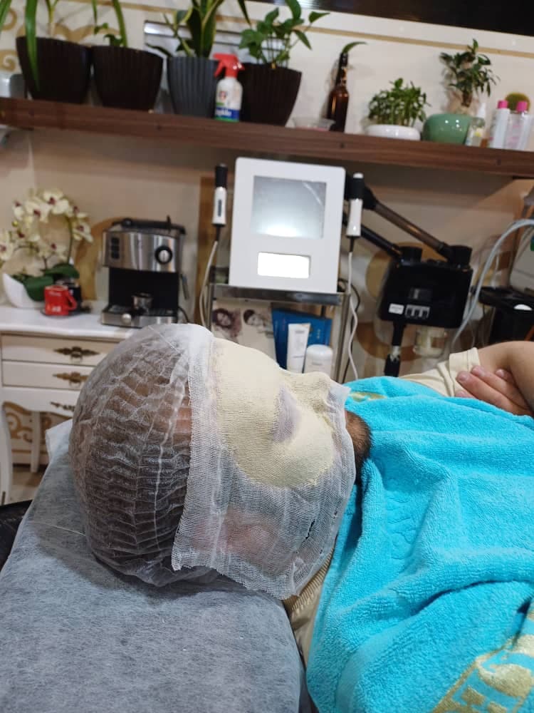 آموزش و خدمات پاکسازی پوست VIP آقایان درشافیشال در اصفهان