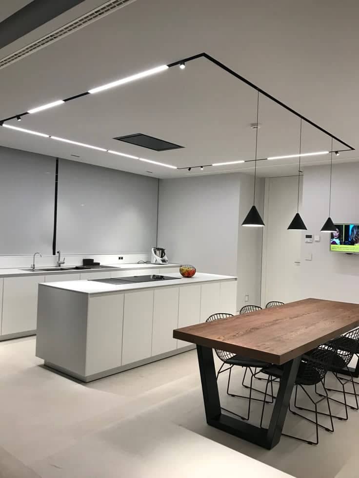 تولید و پخش لاین نوری و لوستر ال ای دی لاینر شاپ به مدیریت رضایی در اصفهان