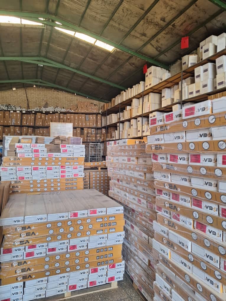 پخش مستقیم کاغذ دیواری و کفپوش بانل دکور در اصفهان