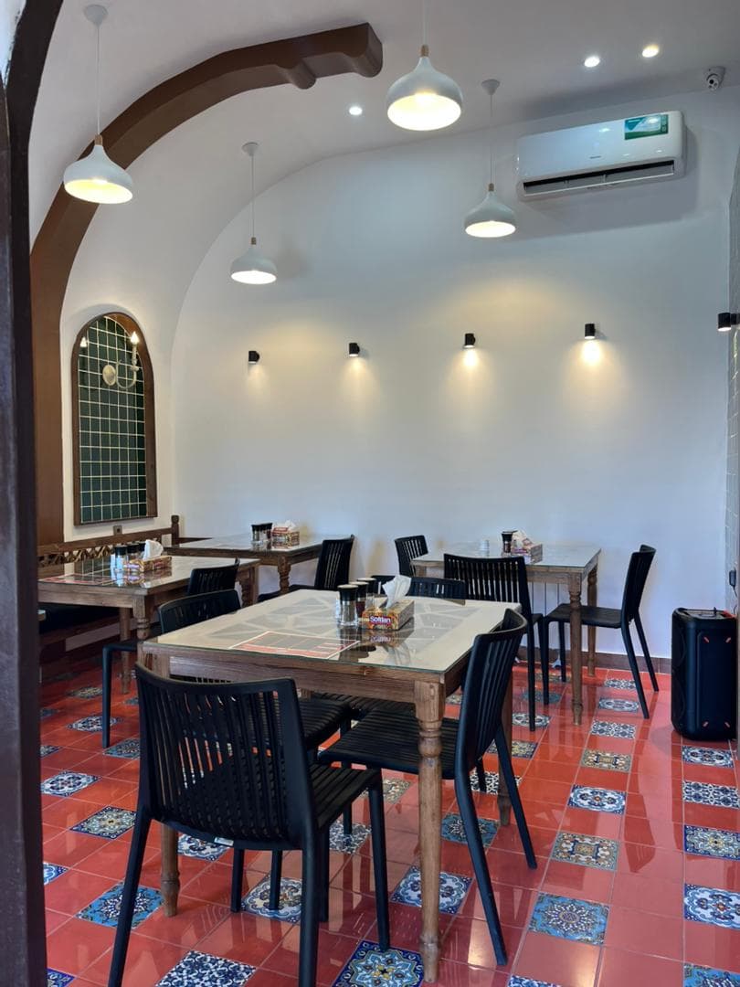 رستوران سنتی و محلی عنبری در آبکنار بندر انزلی